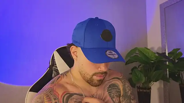 Ades_Lowe live sex cam