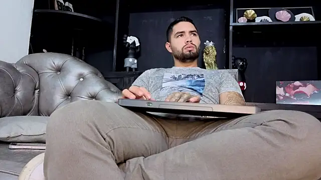 matteosantos live sex cam