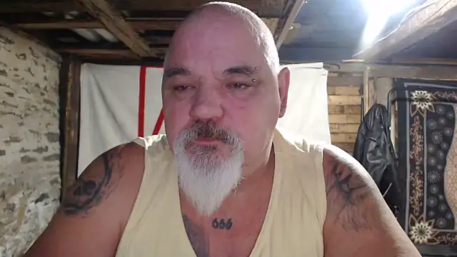 Newfiesausage1972 live sex cam