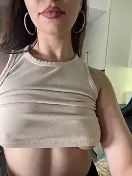 CurlyLara live sex cam