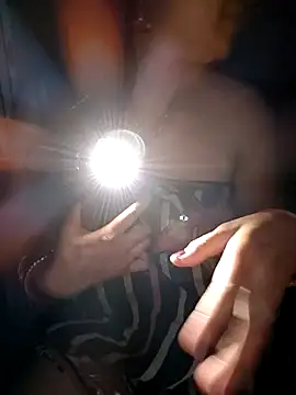 kaamuk_shweta live sex cam