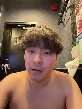 yuuki8910 live sex cam