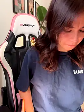 Adriennesexxx live sex cam