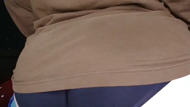 ToxicLilly live sex cam