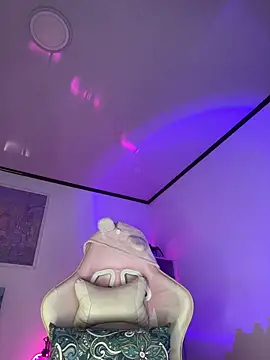 Tsuki-moon live sex cam