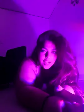 kendra_lil_evill live sex cam