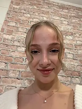 CaseyStar live sex cam