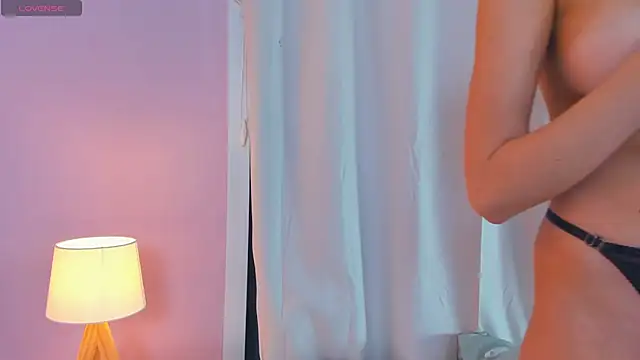 FloraDobb live sex cam