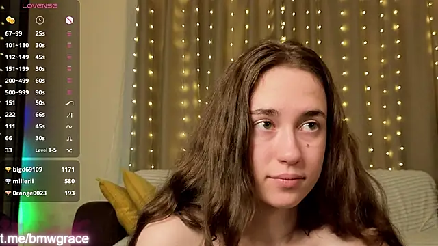 SudieNatera live sex cam