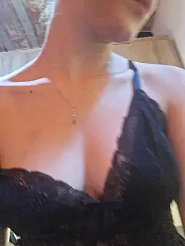 PocaHontas2026 live sex cam