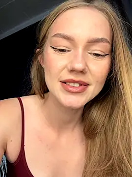 MilaMoone live sex cam