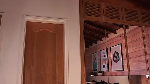 IzzyWild live sex cam