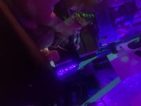 gurlnips live sex cam