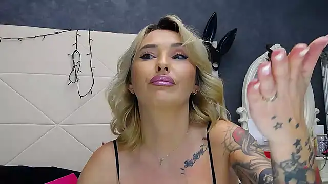 IssaSmith live sex cam