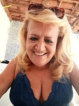 Belladama61 live sex cam