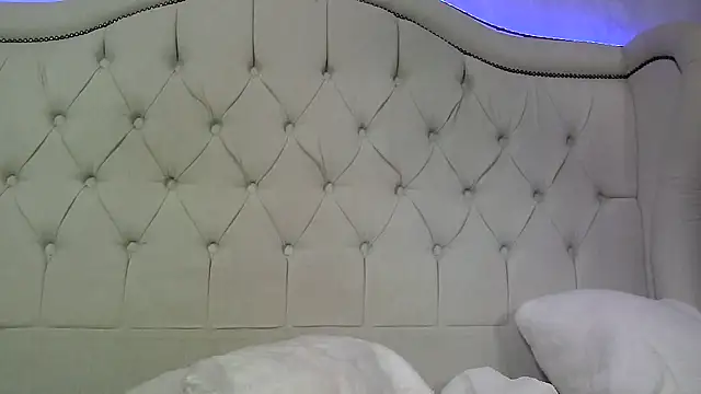 carolinesampaio live sex cam