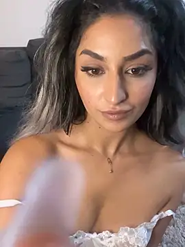 Mia_spicyy live sex cam