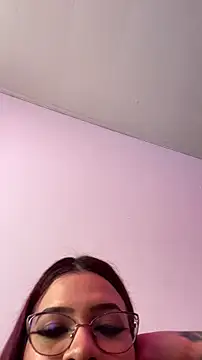 Sophia_cyrus11 live sex cam