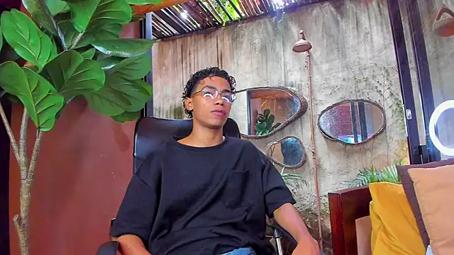 AlanCutee live sex cam