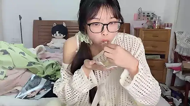 Akong11 live sex cam