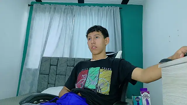 FelipeGonzalezz live sex cam