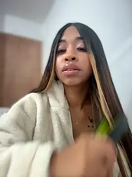 bella__honey live sex cam