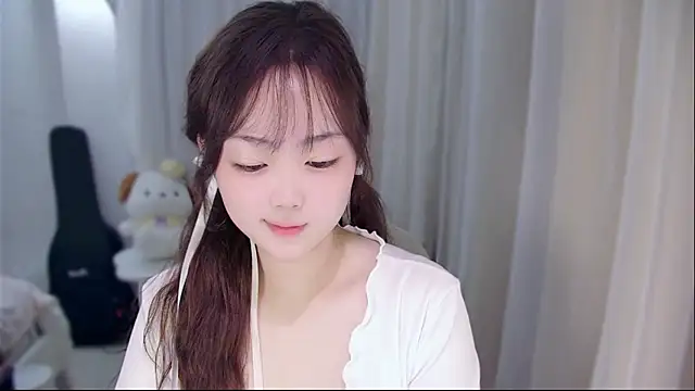 YUANYUAN-A live sex cam