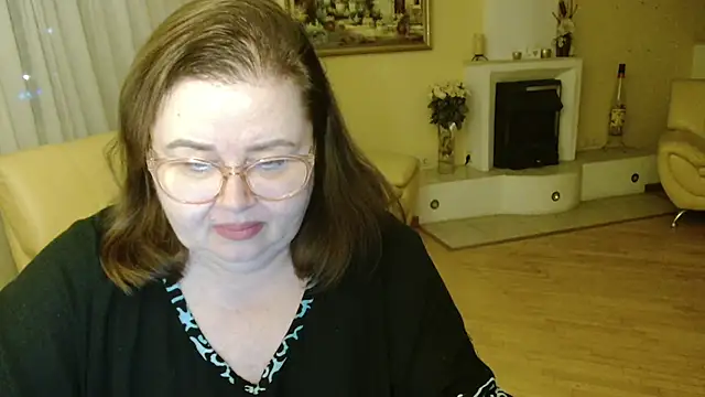 Natali-Gucci live sex cam