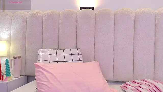 Mia_rom11 live sex cam