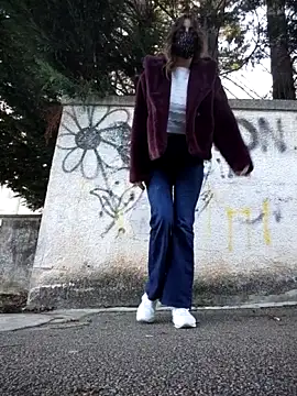 Akemi_rossi live sex cam