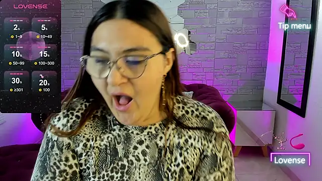 conniejames_m live sex cam