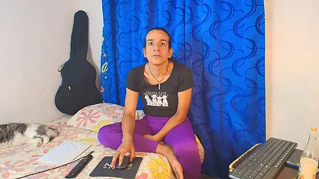 Oh_Tique live sex cam