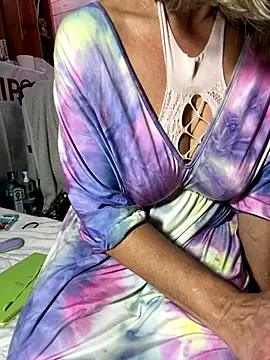 TrenaAnne live sex cam