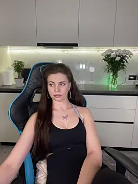 CurlyLara live sex cam