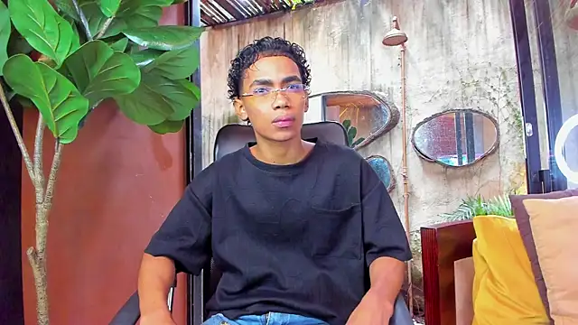 AlanCutee live sex cam