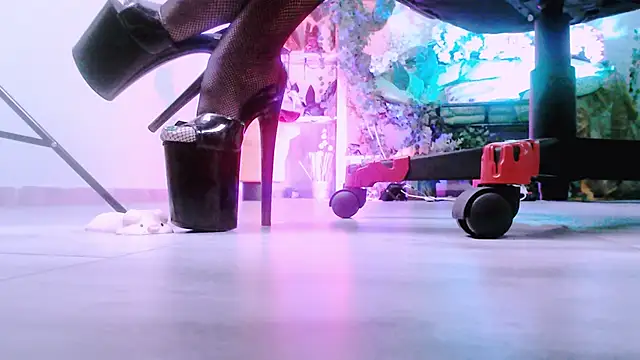 MonicaMaxwel live sex cam