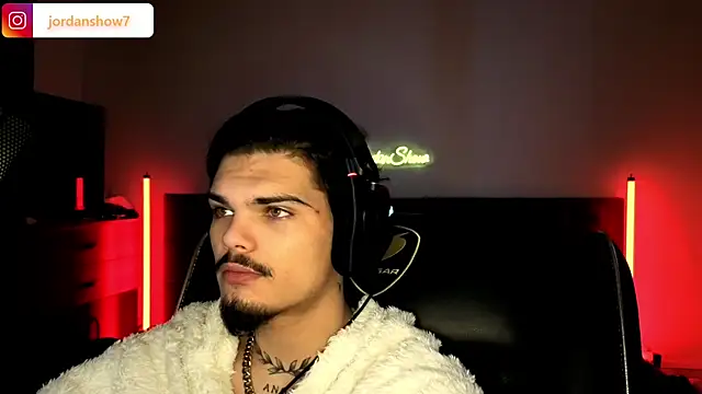 JordanShow live sex cam