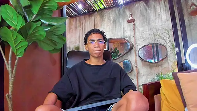 AlanCutee live sex cam