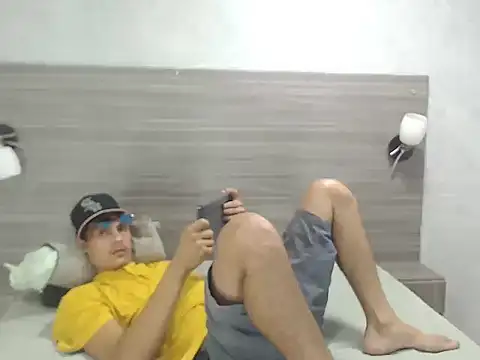 wiltom_ live sex cam