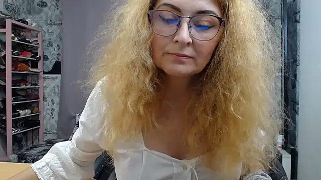 Helen1974 live sex cam