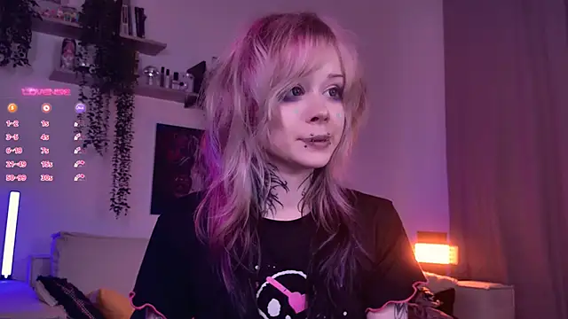 Lollyshy live sex cam