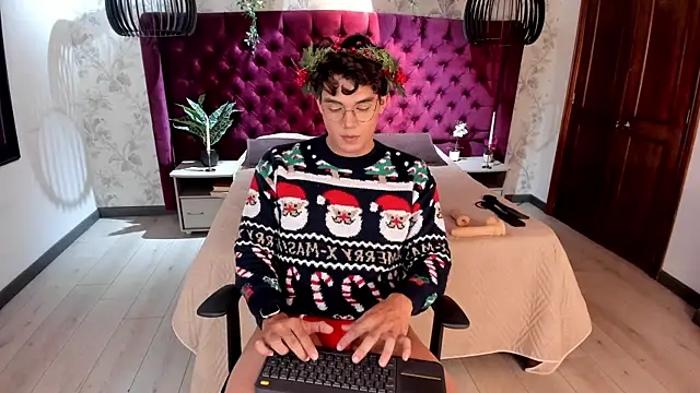 DyllanCooper live sex cam