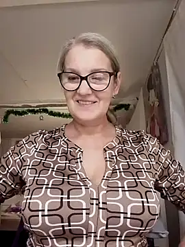 irinamaux live sex cam