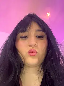 Daphnee-x live sex cam