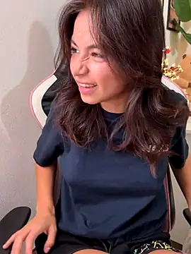 Adriennesexxx live sex cam