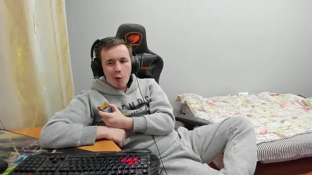 iliaskrislove live sex cam