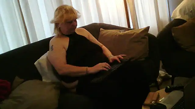 Sylviastar46 live sex cam