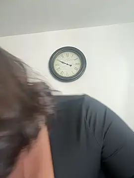 sukhakunis1 live sex cam