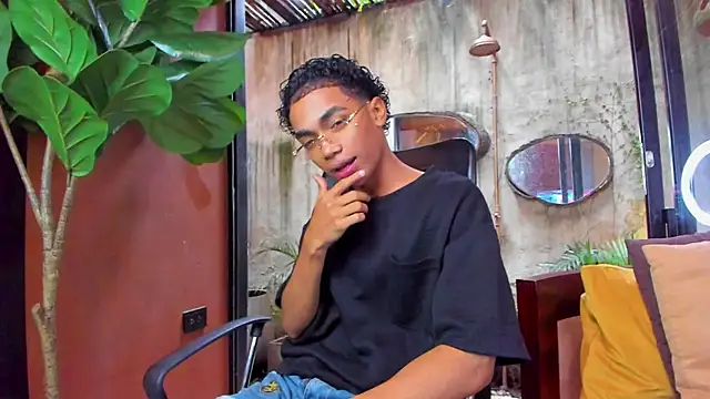 AlanCutee live sex cam