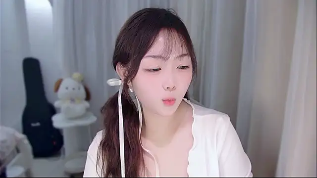 YUANYUAN-A live sex cam